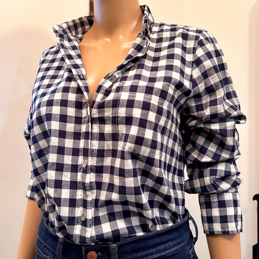 J Crew Boy Fit Navy and White Gingham Button Down Sz M